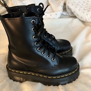 Dr Martens Jadon boots
